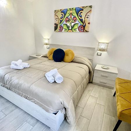 I Mori - Holiday Rooms Lascari Eksteriør bilde